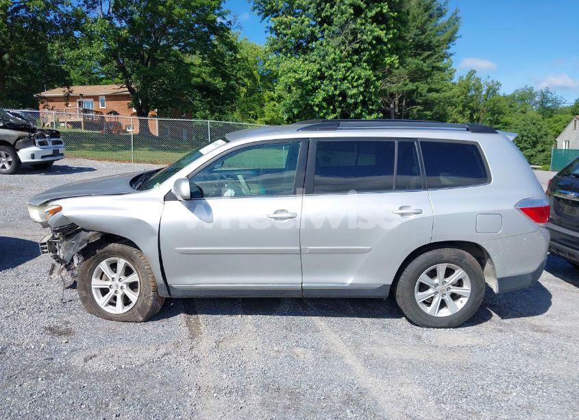 Photo 14 of 2011 Toyota Highlander BASE V6 (VIN 5TDZK3EH0BS048308)