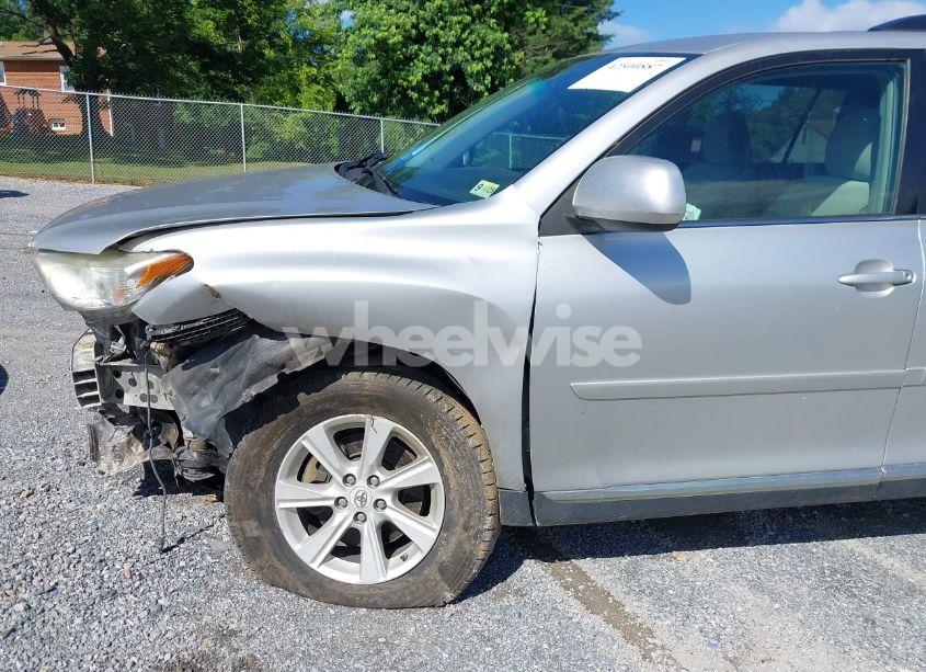 Photo 17 of 2011 Toyota Highlander BASE V6 (VIN 5TDZK3EH0BS048308)