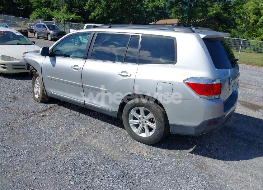 Photo 3 of 2011 Toyota Highlander BASE V6 (VIN 5TDZK3EH0BS048308)