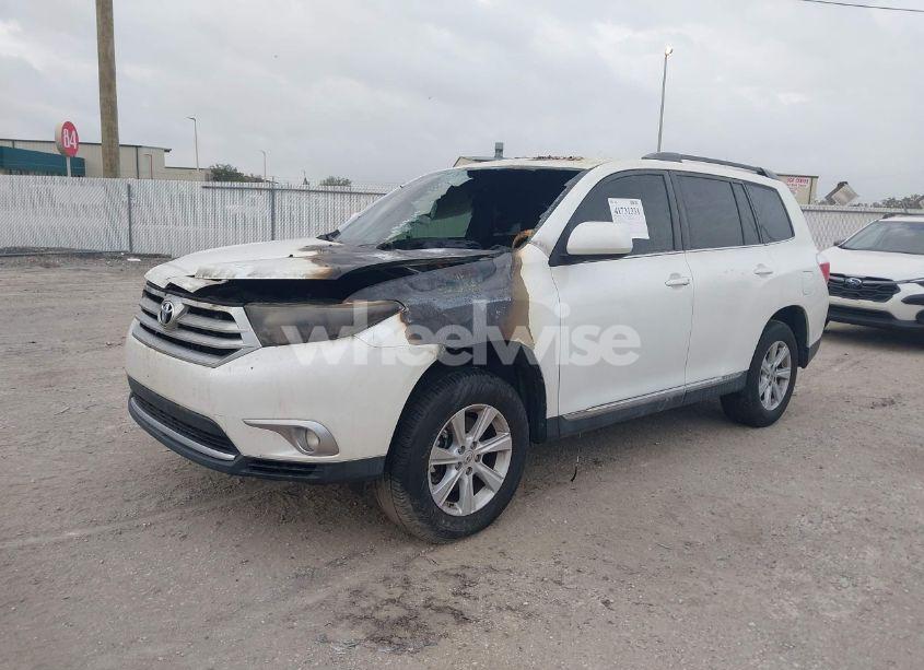 Photo 2 of 2012 Toyota Highlander BASE V6 (VIN 5TDZK3EH0CS056250)