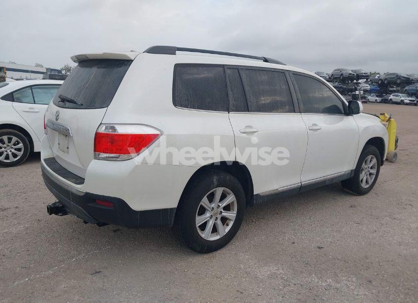 Photo 4 of 2012 Toyota Highlander BASE V6 (VIN 5TDZK3EH0CS056250)