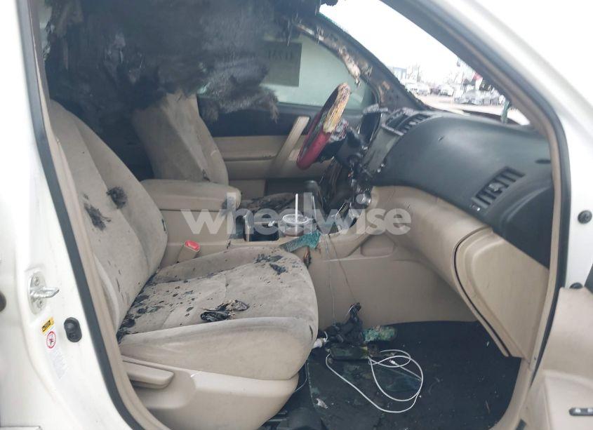 Photo 5 of 2012 Toyota Highlander BASE V6 (VIN 5TDZK3EH0CS056250)