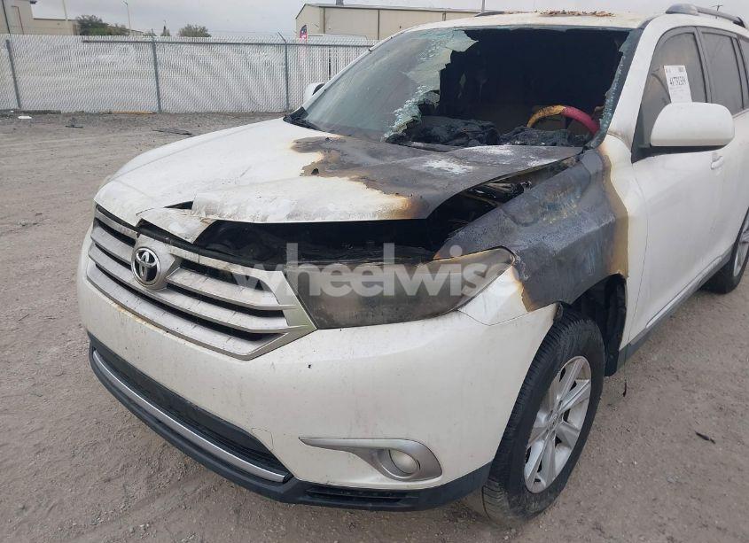 Photo 6 of 2012 Toyota Highlander BASE V6 (VIN 5TDZK3EH0CS056250)