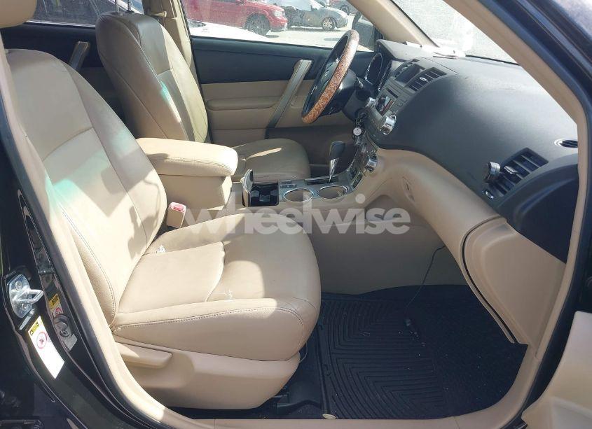 Photo 5 of 2012 Toyota Highlander SE V6 (VIN 5TDZK3EH0CS089636)