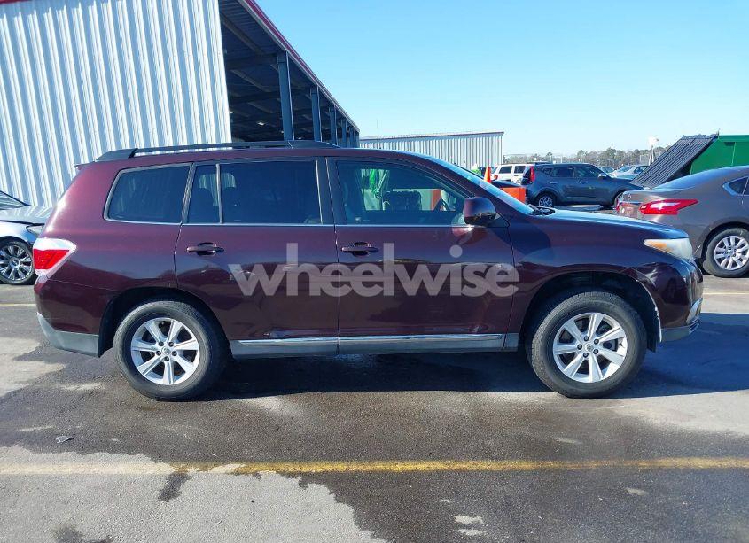Photo 13 of 2013 Toyota Highlander PLUS/SE (VIN 5TDZK3EH0DS107456)