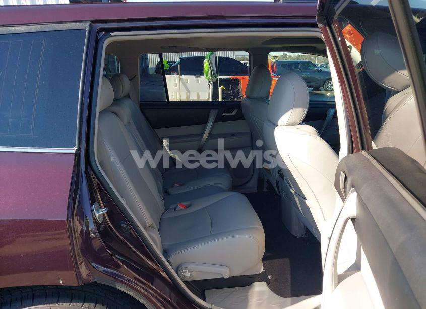 Photo 8 of 2013 Toyota Highlander PLUS/SE (VIN 5TDZK3EH0DS107456)