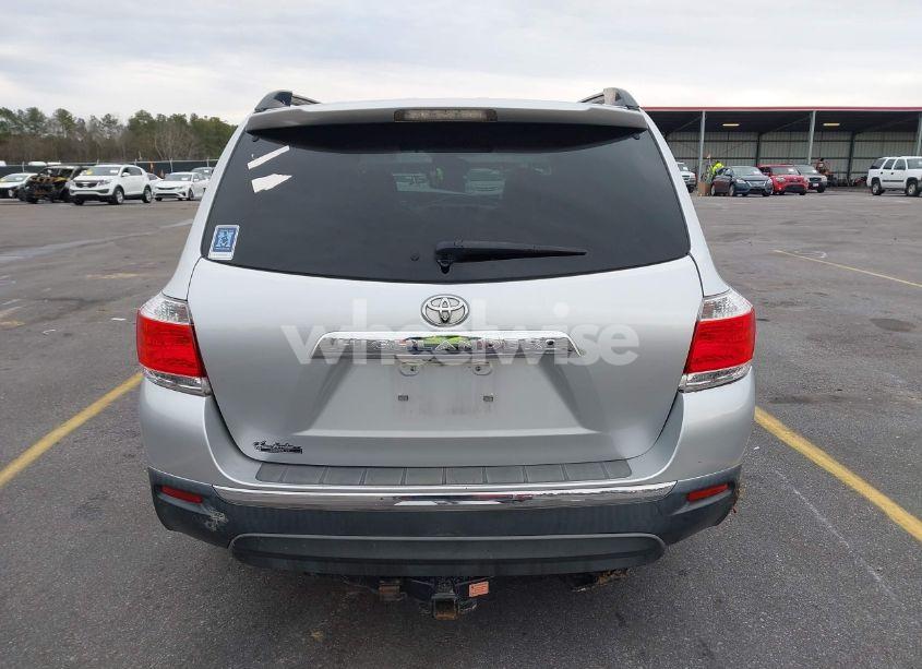 Photo 17 of 2013 Toyota Highlander SE V6 (VIN 5TDZK3EH0DS111944)