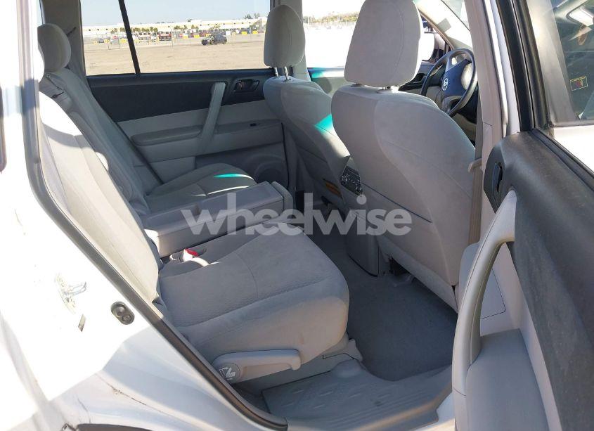 Photo 8 of 2010 Toyota Highlander BASE V6 (VIN 5TDZK3EH1AS004087)