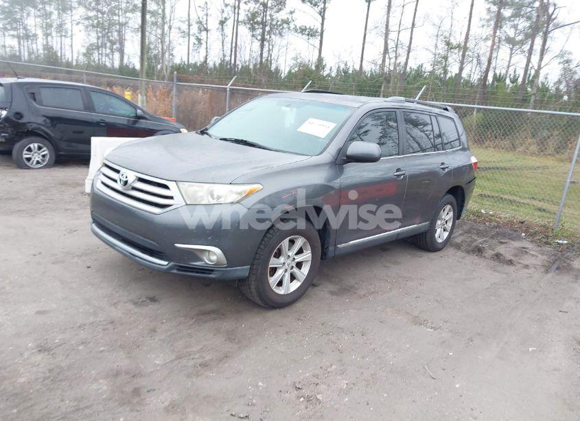 Photo 2 of 2011 Toyota Highlander SE (VIN 5TDZK3EH1BS024082)