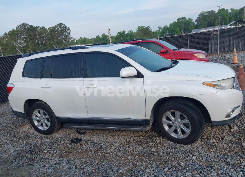 Photo 13 of 2011 Toyota Highlander SE V6 (VIN 5TDZK3EH1BS030402)
