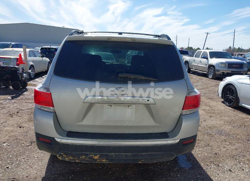 Photo 17 of 2013 Toyota Highlander PLUS/SE (VIN 5TDZK3EH1DS114772)