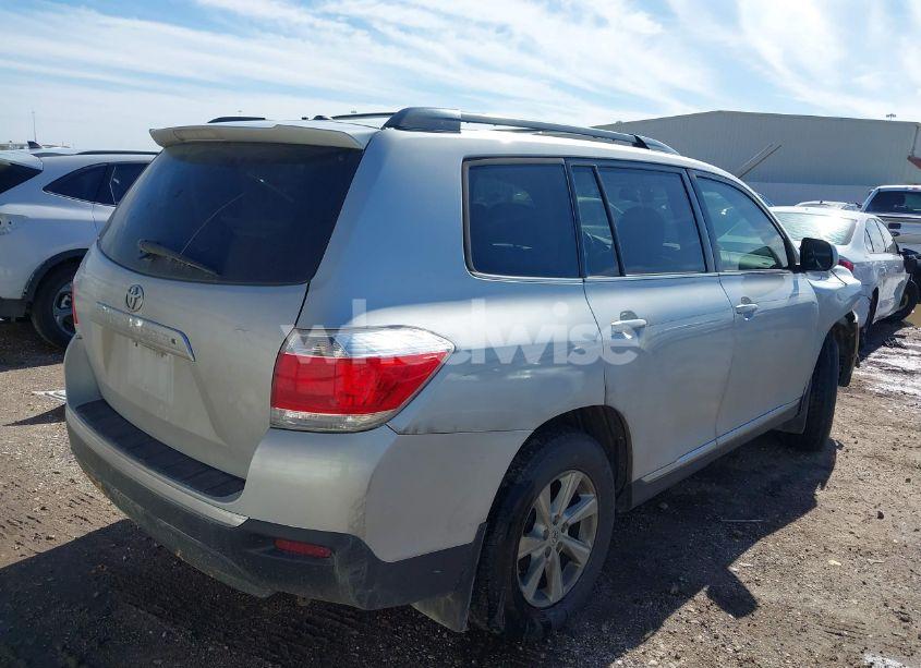 Photo 4 of 2013 Toyota Highlander PLUS/SE (VIN 5TDZK3EH1DS114772)