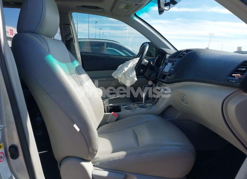 Photo 5 of 2013 Toyota Highlander PLUS/SE (VIN 5TDZK3EH1DS114772)