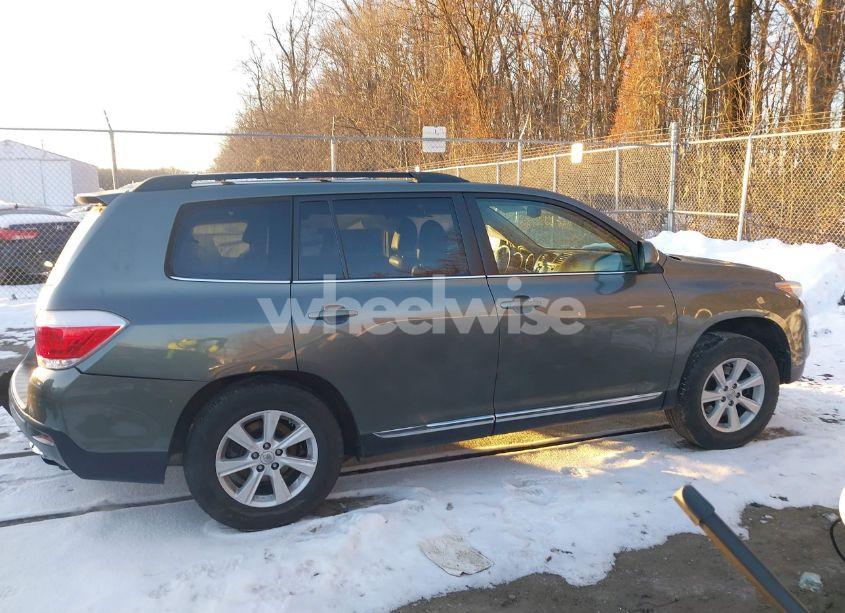 Photo 14 of 2013 Toyota Highlander SE V6 (VIN 5TDZK3EH1DS137016)