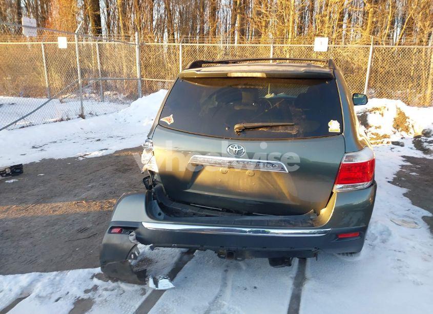 Photo 17 of 2013 Toyota Highlander SE V6 (VIN 5TDZK3EH1DS137016)