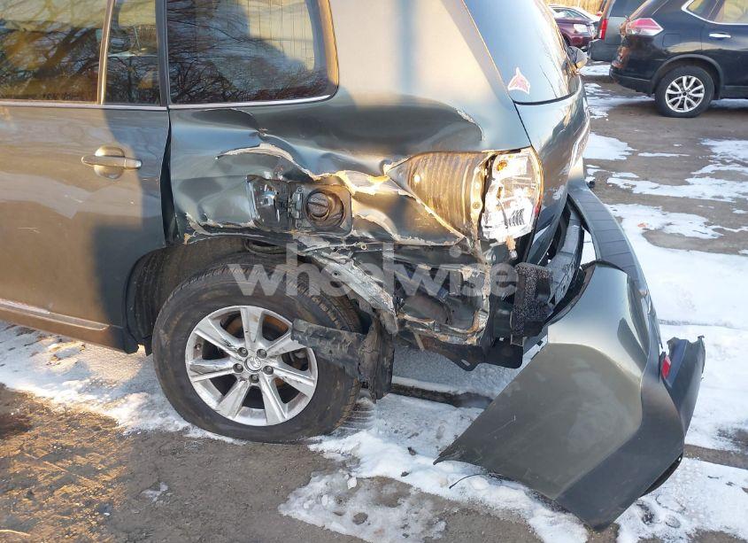 Photo 6 of 2013 Toyota Highlander SE V6 (VIN 5TDZK3EH1DS137016)