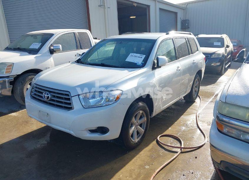 Photo 2 of 2010 Toyota Highlander BASE V6 (VIN 5TDZK3EH2AS001800)