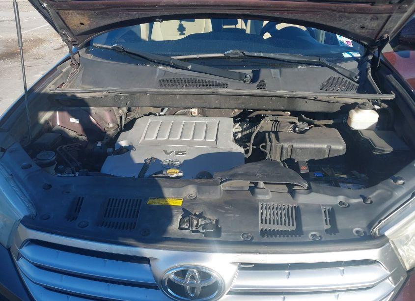 Photo 10 of 2012 Toyota Highlander SE (VIN 5TDZK3EH2CS074894)