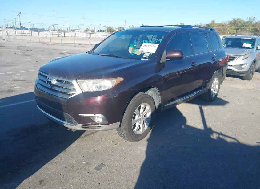 Photo 2 of 2012 Toyota Highlander SE (VIN 5TDZK3EH2CS074894)