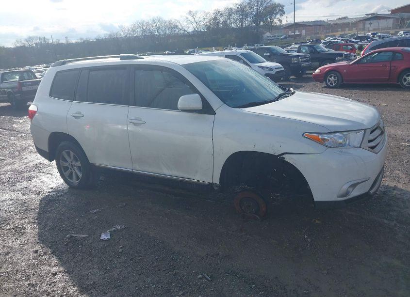 Photo 13 of 2013 Toyota Highlander SE V6 (VIN 5TDZK3EH2DS102436)