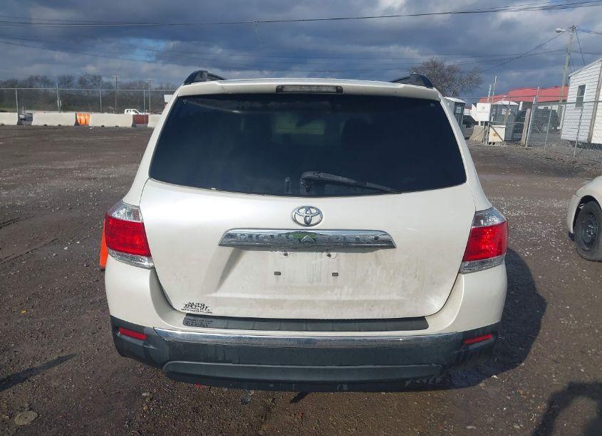 Photo 16 of 2013 Toyota Highlander SE V6 (VIN 5TDZK3EH2DS102436)