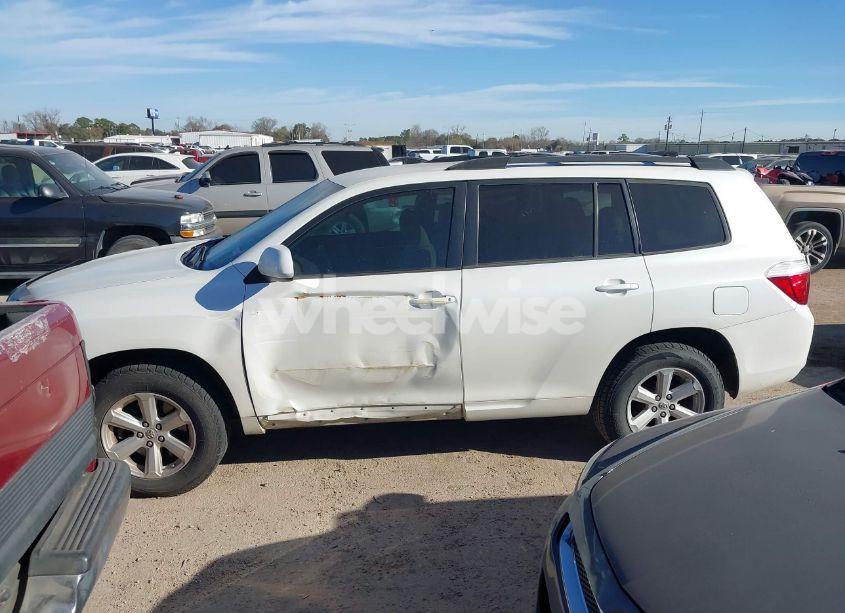 Photo 14 of 2010 Toyota Highlander BASE V6 (VIN 5TDZK3EH3AS022896)