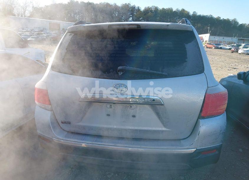 Photo 17 of 2011 Toyota Highlander SE (VIN 5TDZK3EH3BS037657)