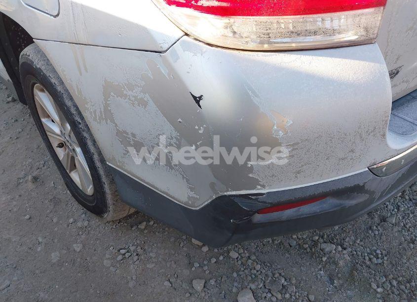 Photo 18 of 2011 Toyota Highlander SE (VIN 5TDZK3EH3BS037657)