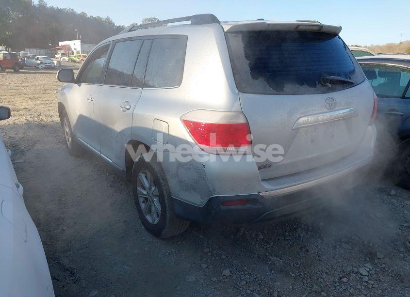 Photo 3 of 2011 Toyota Highlander SE (VIN 5TDZK3EH3BS037657)