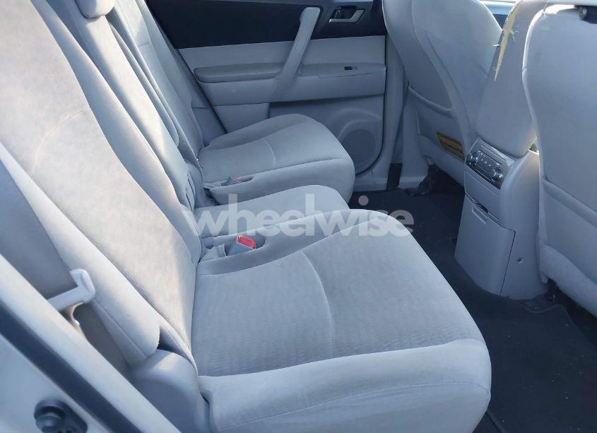 Photo 8 of 2011 Toyota Highlander SE (VIN 5TDZK3EH3BS037657)