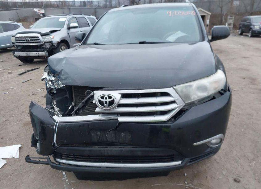 Photo 12 of 2011 Toyota Highlander SE V6 (VIN 5TDZK3EH3BS046990)