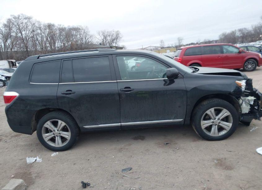 Photo 13 of 2011 Toyota Highlander SE V6 (VIN 5TDZK3EH3BS046990)