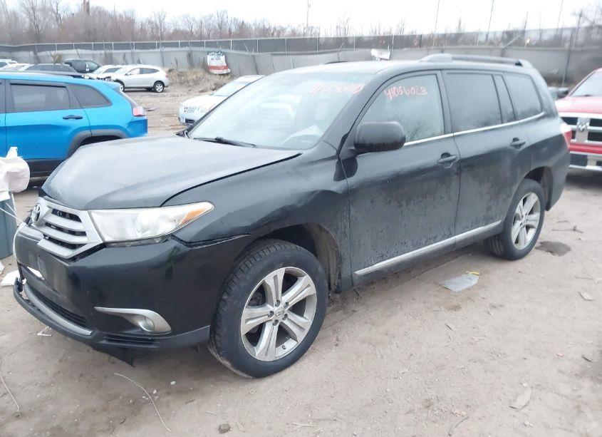 Photo 2 of 2011 Toyota Highlander SE V6 (VIN 5TDZK3EH3BS046990)