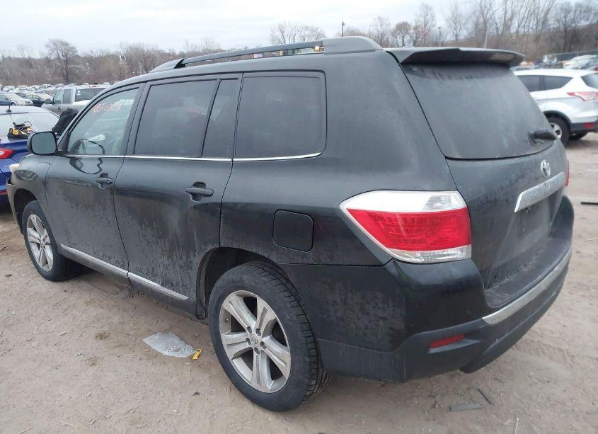 Photo 3 of 2011 Toyota Highlander SE V6 (VIN 5TDZK3EH3BS046990)