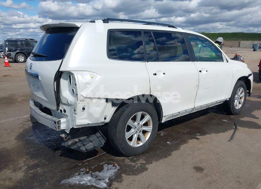 Photo 4 of 2012 Toyota Highlander SE V6 (VIN 5TDZK3EH3CS055674)