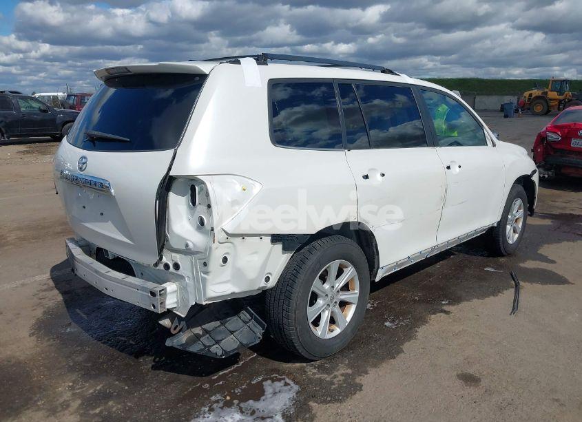 Photo 6 of 2012 Toyota Highlander SE V6 (VIN 5TDZK3EH3CS055674)