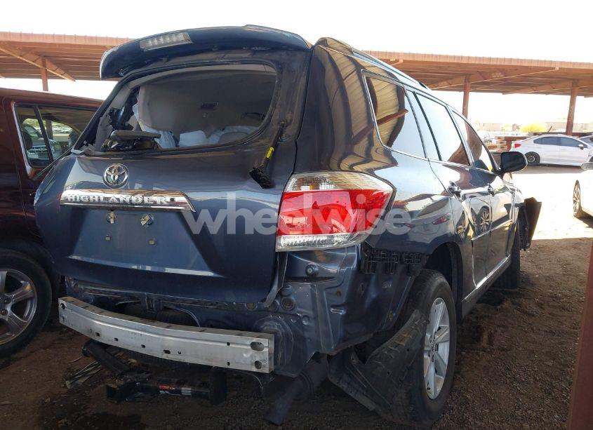 Photo 4 of 2012 Toyota Highlander SE V6 (VIN 5TDZK3EH3CS060471)