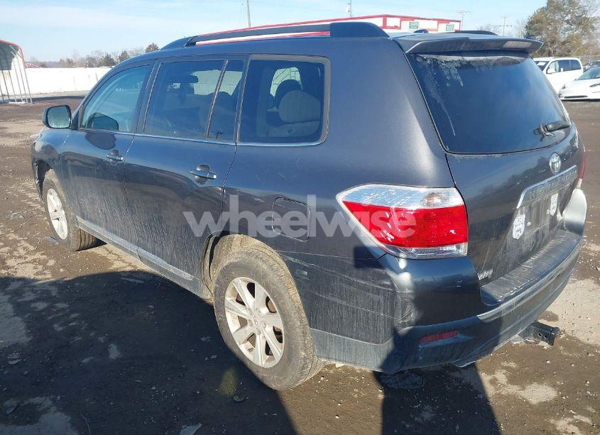 Photo 3 of 2012 Toyota Highlander SE (VIN 5TDZK3EH3CS070093)