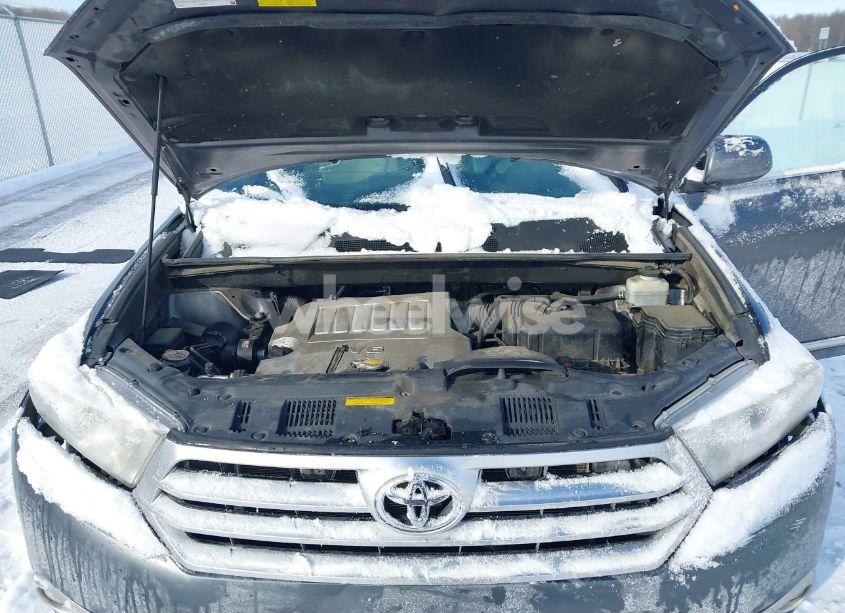 Photo 10 of 2012 Toyota Highlander SE V6 (VIN 5TDZK3EH3CS072118)