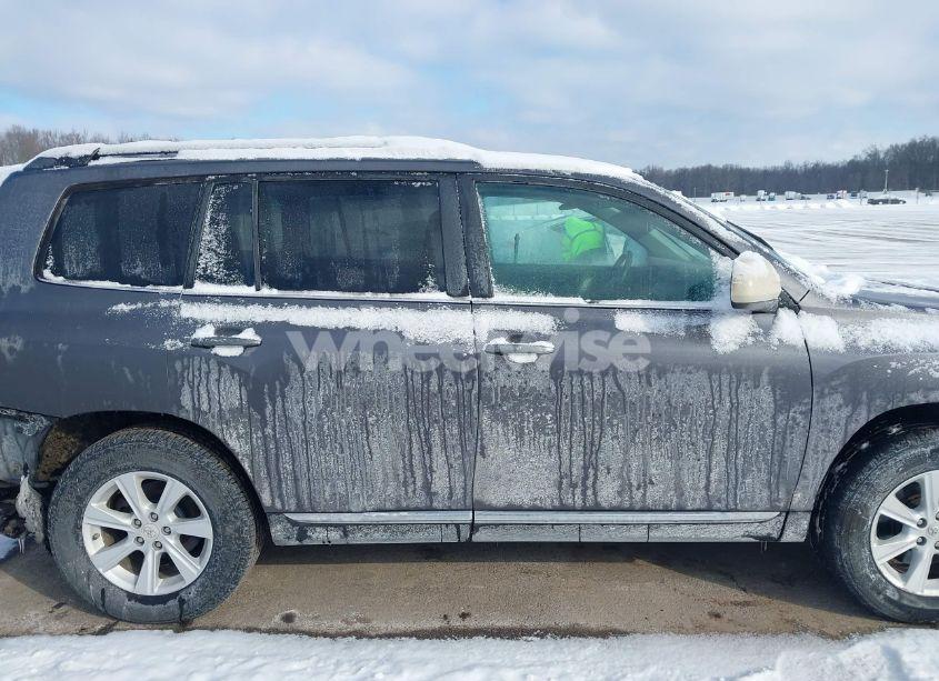 Photo 13 of 2012 Toyota Highlander SE V6 (VIN 5TDZK3EH3CS072118)