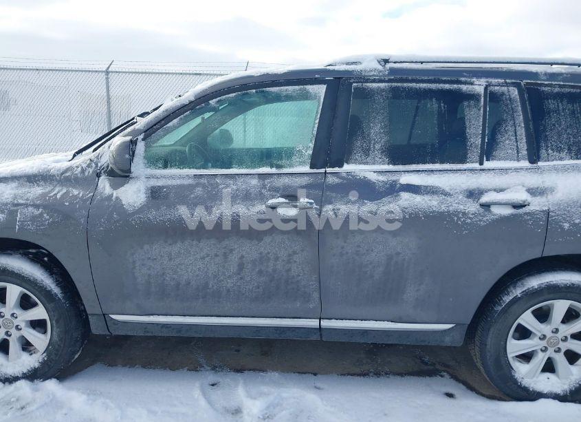 Photo 14 of 2012 Toyota Highlander SE V6 (VIN 5TDZK3EH3CS072118)