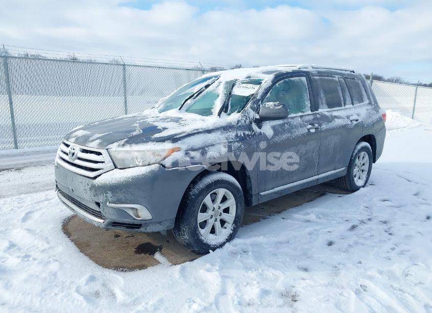 Photo 2 of 2012 Toyota Highlander SE V6 (VIN 5TDZK3EH3CS072118)