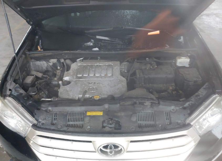 Photo 10 of 2013 Toyota Highlander SE V6 (VIN 5TDZK3EH3DS114594)