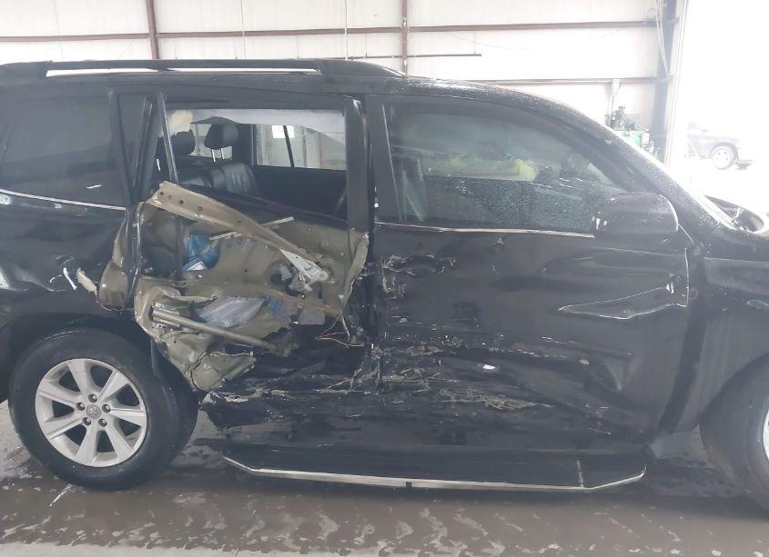 Photo 6 of 2013 Toyota Highlander SE V6 (VIN 5TDZK3EH3DS114594)