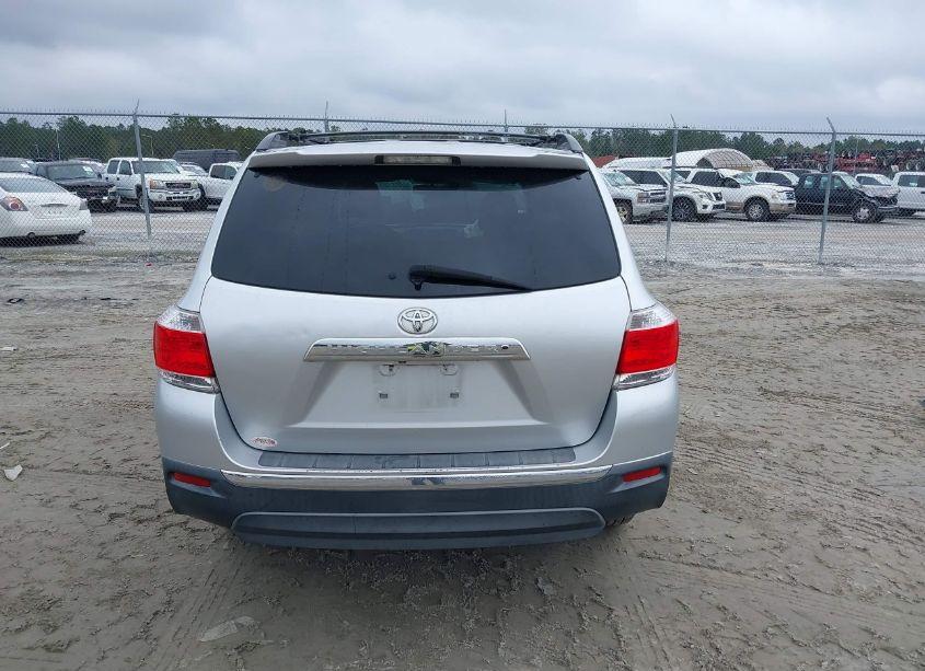 Photo 17 of 2013 Toyota Highlander BASE PLUS V6 (VIN 5TDZK3EH3DS116703)