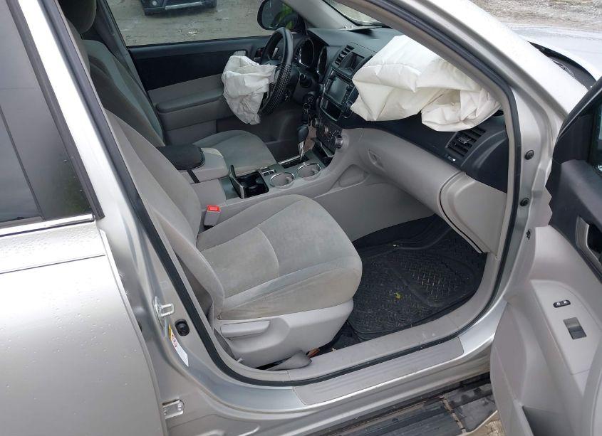 Photo 5 of 2013 Toyota Highlander BASE PLUS V6 (VIN 5TDZK3EH3DS116703)