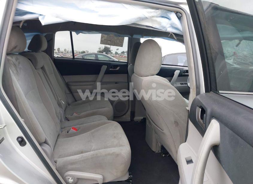 Photo 8 of 2013 Toyota Highlander BASE PLUS V6 (VIN 5TDZK3EH3DS118256)