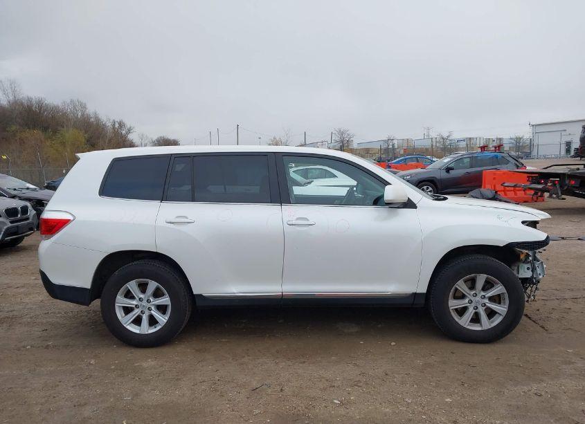 Photo 13 of 2013 Toyota Highlander BASE V6 (VIN 5TDZK3EH3DS121223)