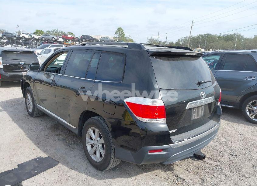 Photo 3 of 2013 Toyota Highlander BASE PLUS V6 (VIN 5TDZK3EH3DS138488)