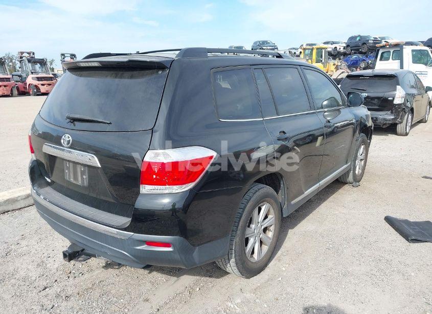 Photo 4 of 2013 Toyota Highlander BASE PLUS V6 (VIN 5TDZK3EH3DS138488)